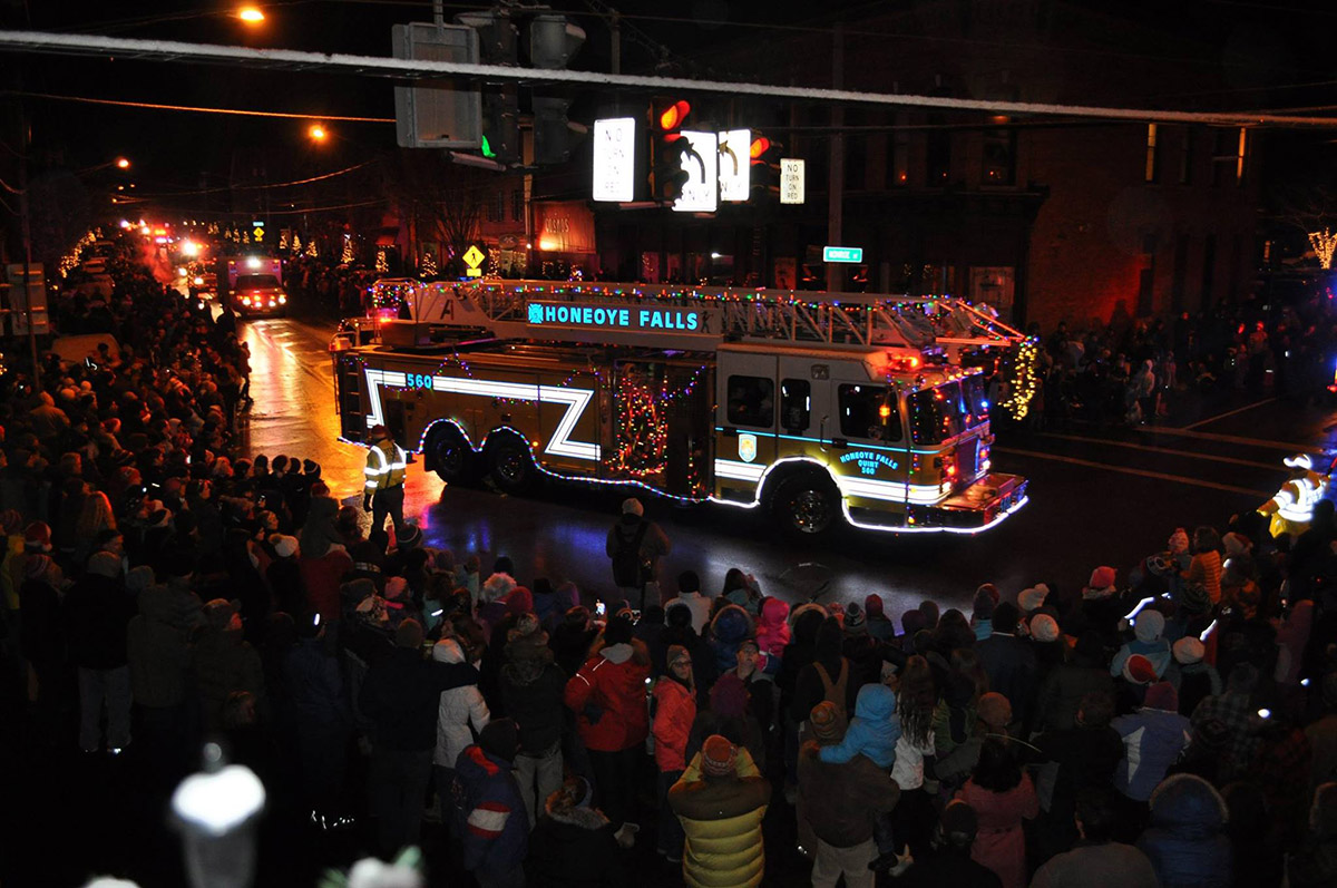 Great turnout for HFFD’s Christmas Parade Mendon Honeoye Falls Lima
