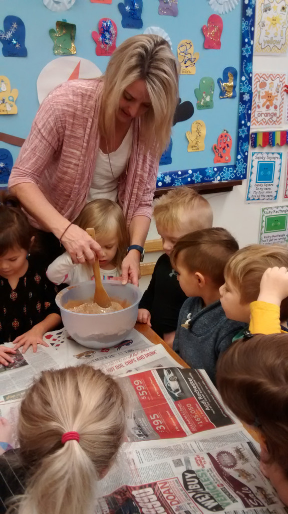 MCNS Preschoolers  make gingerbread