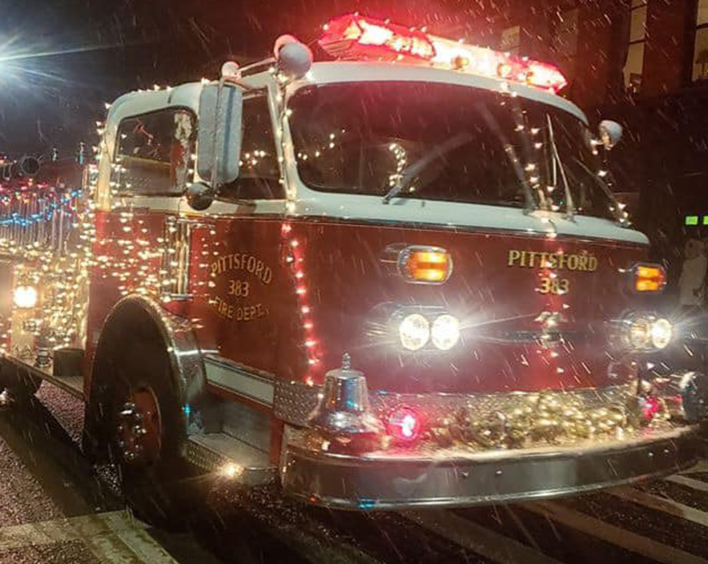 Snowy night greets attendees at HFFD’s Parade of Lights Mendon