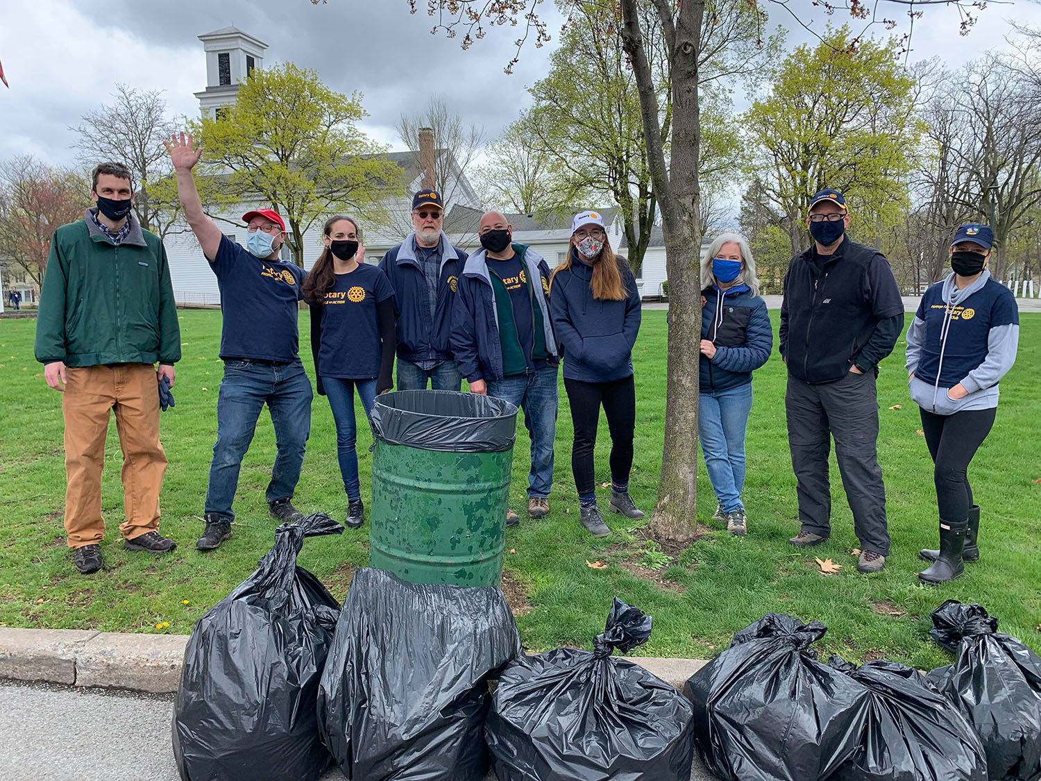 HF-M Rotary celebrates Earth Day with “clean up” event